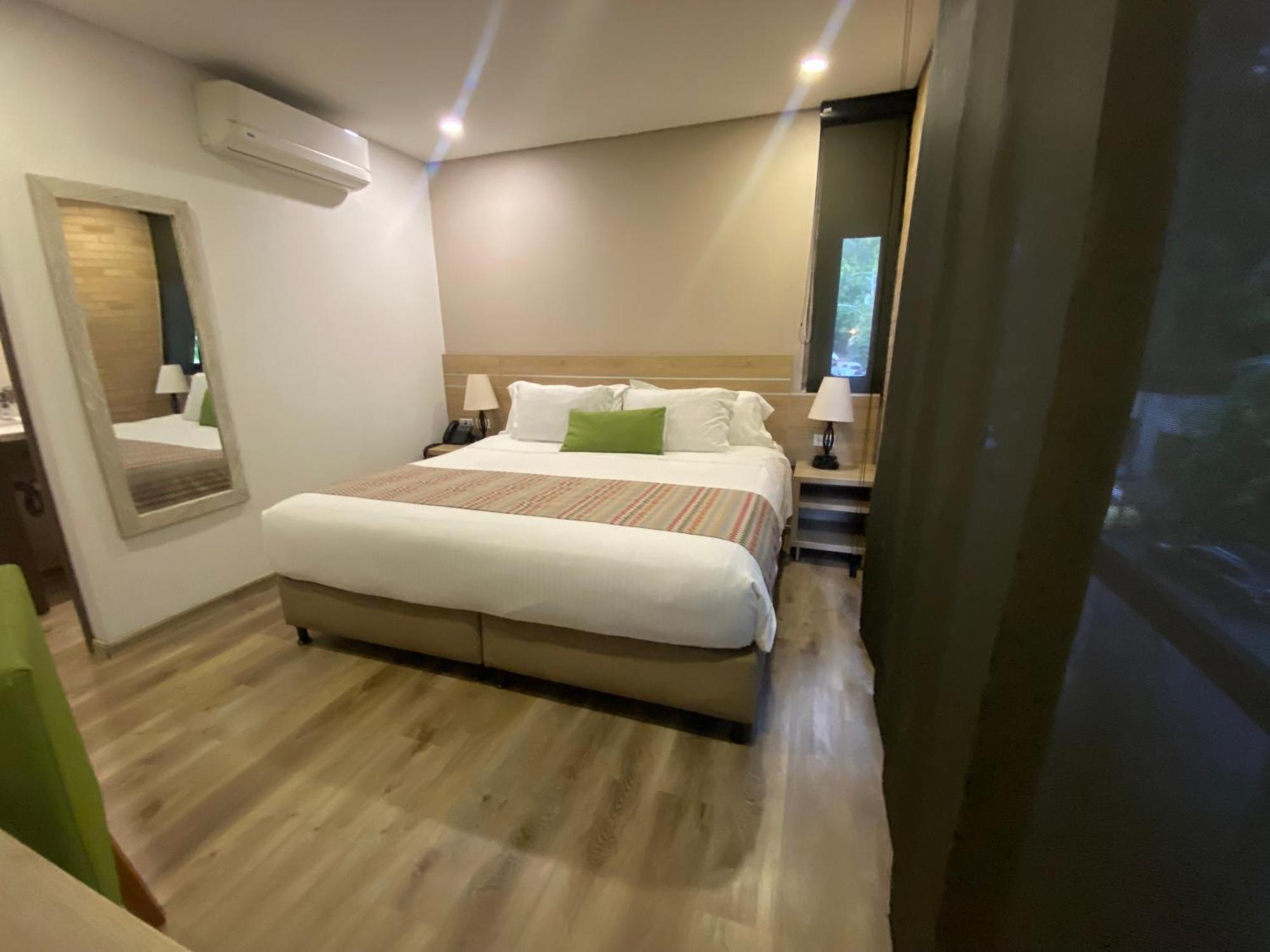 Hotel Ecohub 4*