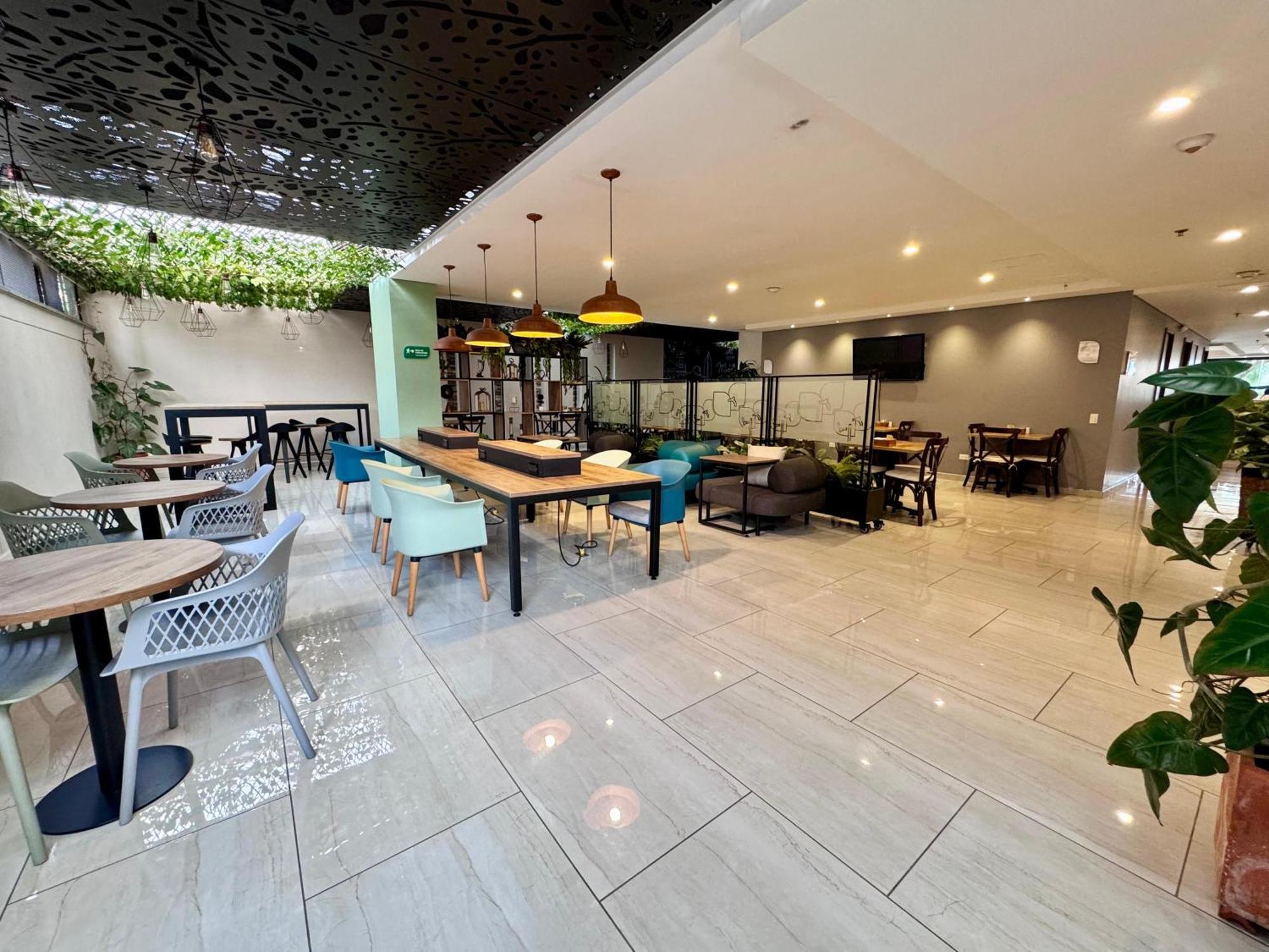 Ecohub Hotel 4*
